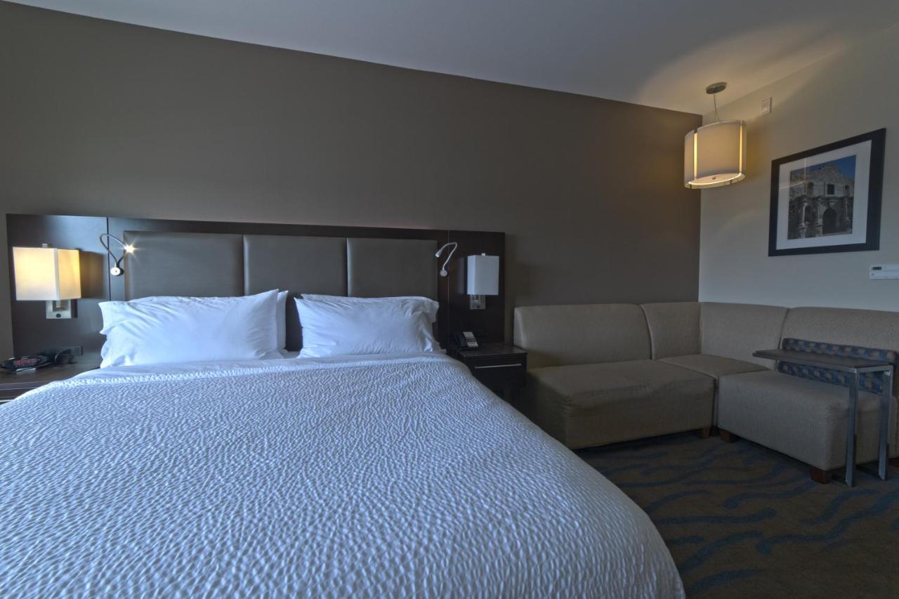 Holiday Inn Hotel & Suites Northwest San Antonio By Ihg Exterior photo