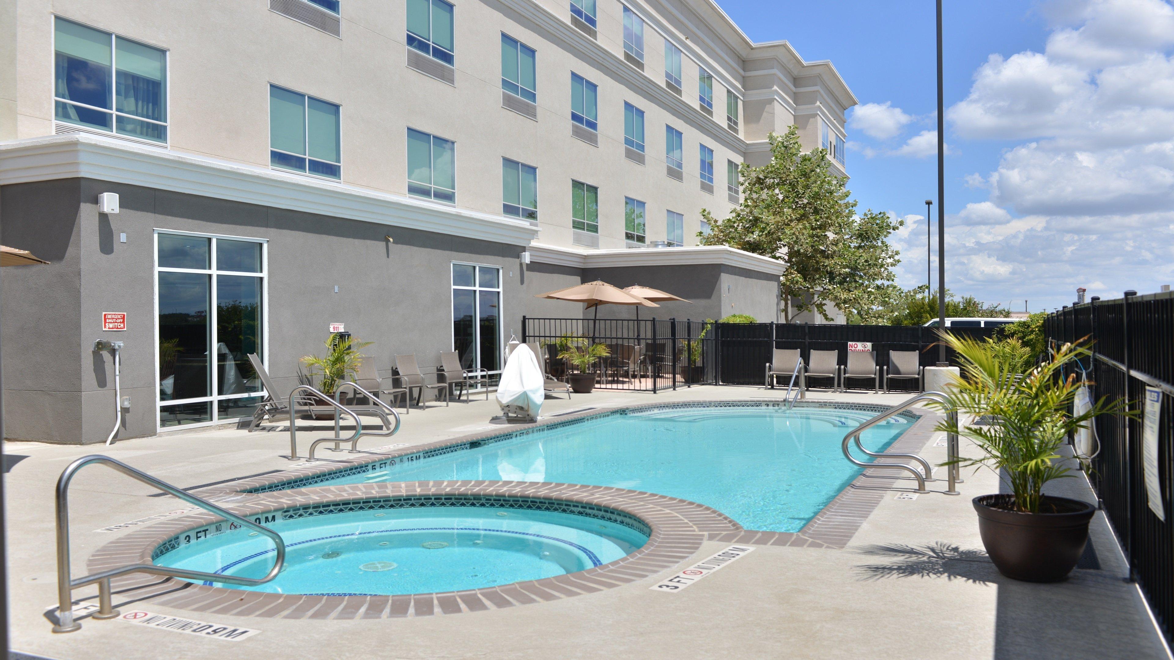 Holiday Inn Hotel & Suites Northwest San Antonio By Ihg Exterior photo